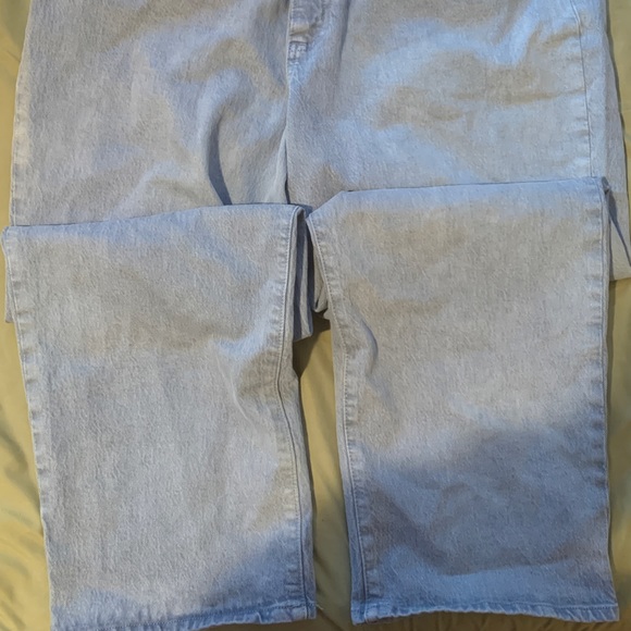 Universal Thread Washed Denim Straight Leg Jeans - Picture 2 of 6